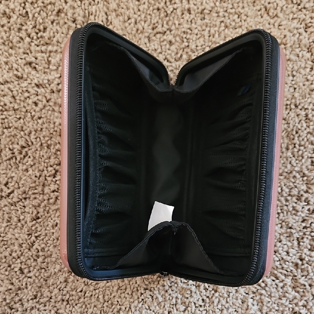 Compact Pink and Black Hard Shell Case - Picture 2 of 4